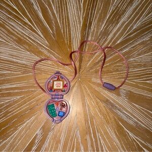 1991 Pretty Picture Locket w original cord Polly Pocket Bluebird